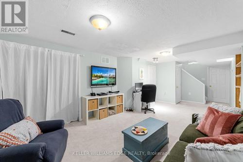 4401 Vallence Drive, Burlington, ON - Indoor Photo Showing Living Room