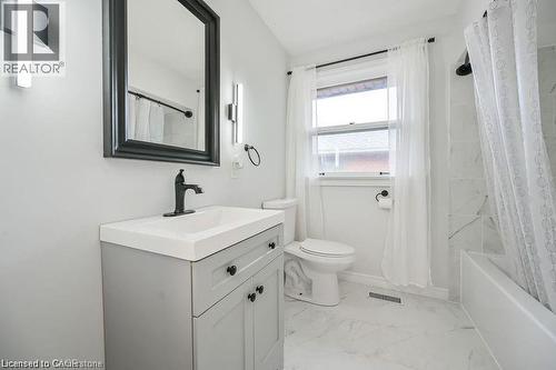 738 Mohawk Road E Unit# Upper Unit, Hamilton, ON - Indoor Photo Showing Bathroom