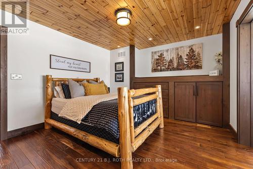 64 Mccords Road, Mckellar, ON - Indoor Photo Showing Bedroom