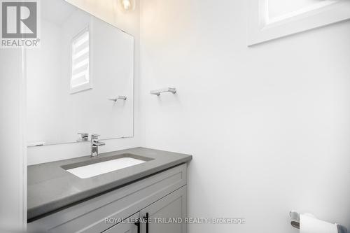 1566 Wright Crescent, London North (North S), ON - Indoor Photo Showing Bathroom