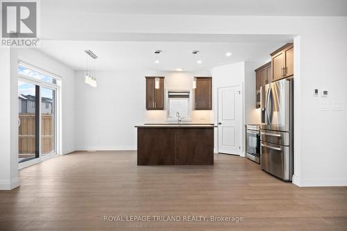 1566 Wright Crescent, London North (North S), ON - Indoor Photo Showing Kitchen