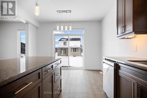 1566 Wright Crescent, London North (North S), ON - Indoor Photo Showing Kitchen