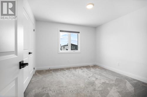 1566 Wright Crescent, London North (North S), ON - Indoor Photo Showing Other Room