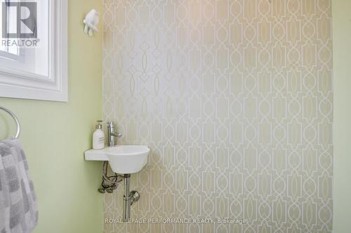 2239 Webster Avenue, Ottawa, ON - Indoor Photo Showing Bathroom