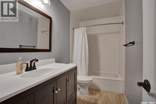 857 East Centre, Saskatoon, SK - Indoor Photo Showing Bathroom