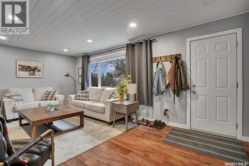 857 East Centre, Saskatoon, SK - Indoor Photo Showing Living Room