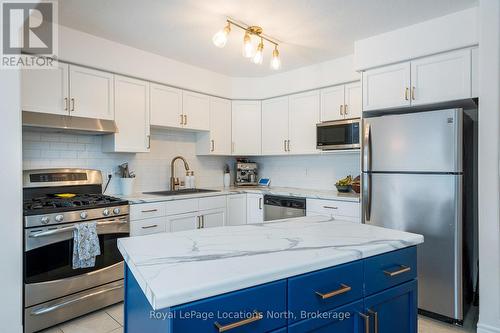 53 Barr Street, Collingwood, ON - Indoor Photo Showing Kitchen With Upgraded Kitchen