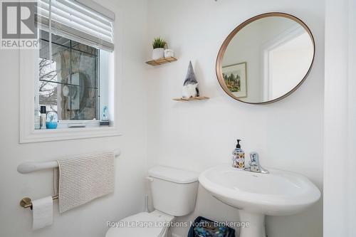 53 Barr Street, Collingwood, ON - Indoor Photo Showing Bathroom