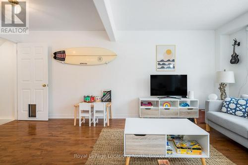 53 Barr Street, Collingwood, ON - Indoor Photo Showing Living Room