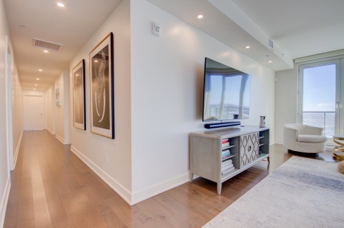 Mud Room - 2502-2200 Rue Sauvé O., Montréal (Ahuntsic-Cartierville), QC - Indoor Photo Showing Other Room