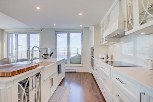 Kitchen - 2502-2200 Rue Sauvé O., Montréal (Ahuntsic-Cartierville), QC - Indoor Photo Showing Kitchen With Upgraded Kitchen