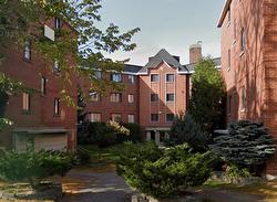 6-345 Boul. Graham  Mont-Royal, QC H3P 2C7