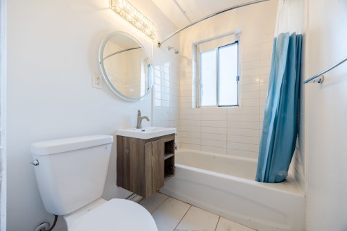 Salle de bains - 6-345 Boul. Graham, Mont-Royal, QC - Indoor Photo Showing Bathroom