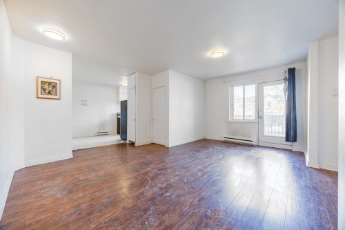 Salon - 6-345 Boul. Graham, Mont-Royal, QC - Indoor Photo Showing Other Room