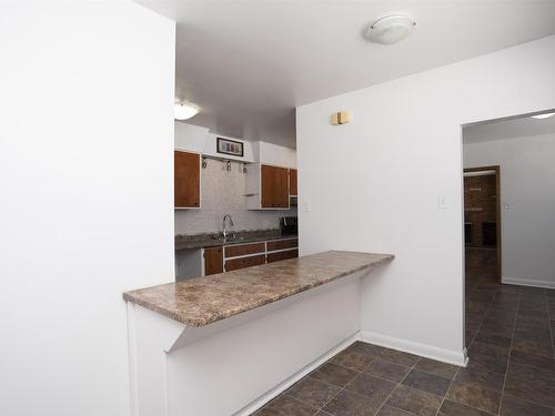 2995 Oliver Road, Thunder Bay, ON - Indoor Photo Showing Kitchen With Double Sink