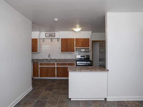 2995 Oliver Road, Thunder Bay, ON - Indoor Photo Showing Kitchen With Double Sink