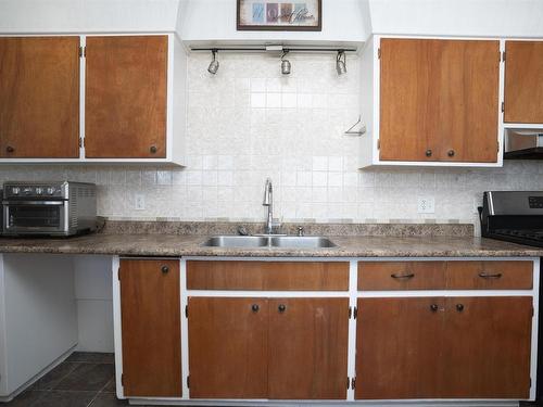 2995 Oliver Road, Thunder Bay, ON - Indoor Photo Showing Kitchen With Double Sink