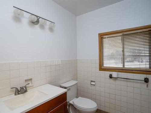 2995 Oliver Road, Thunder Bay, ON - Indoor Photo Showing Bathroom