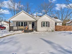71 MAPLE ROW  Essex, ON N8M 2T8