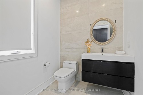 290 North Shore Boulevard E, Burlington, ON - Indoor Photo Showing Bathroom