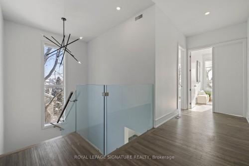 290 North Shore Boulevard E, Burlington, ON - Indoor Photo Showing Other Room