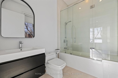 290 North Shore Boulevard E, Burlington, ON - Indoor Photo Showing Bathroom