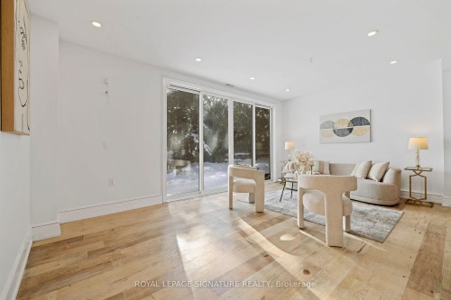 290 North Shore Boulevard E, Burlington, ON - Indoor Photo Showing Living Room