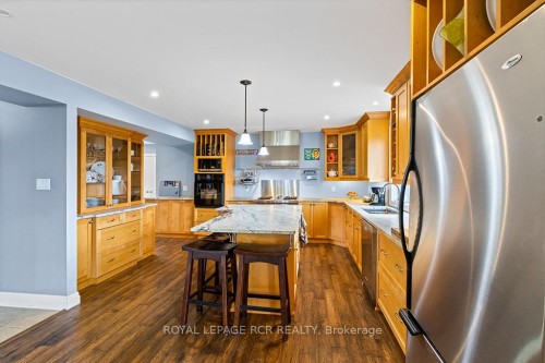 5706 Third Line, Erin, ON - Indoor Photo Showing Kitchen With Upgraded Kitchen