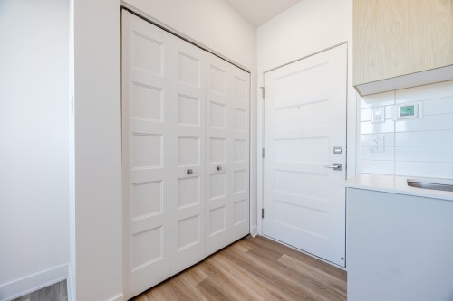 Mud Room - 404-2693 Boul. Pie-Ix, Montréal (Mercier/Hochelaga-Maisonneuve), QC - Indoor Photo Showing Other Room