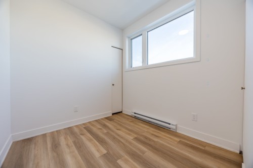 Bedroom - 404-2693 Boul. Pie-Ix, Montréal (Mercier/Hochelaga-Maisonneuve), QC - Indoor Photo Showing Other Room