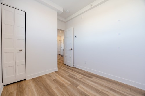 Bedroom - 404-2693 Boul. Pie-Ix, Montréal (Mercier/Hochelaga-Maisonneuve), QC - Indoor Photo Showing Other Room