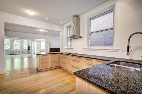 Cuisine - 4104 Boul. Dorchester O., Westmount, QC - Indoor Photo Showing Kitchen With Double Sink