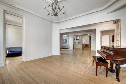 Salon - 4104 Boul. Dorchester O., Westmount, QC - Indoor