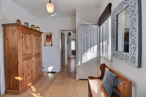 Hall d'entrée/Vestibule - 3 Rue Vertu, Windsor, QC - Indoor Photo Showing Other Room