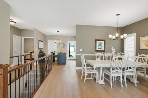 123-2920 Valleyview Drive, Kamloops, BC - Indoor Photo Showing Dining Room
