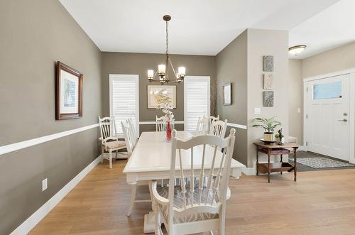 123-2920 Valleyview Drive, Kamloops, BC - Indoor Photo Showing Dining Room