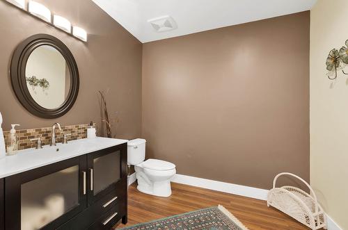 123-2920 Valleyview Drive, Kamloops, BC - Indoor Photo Showing Bathroom