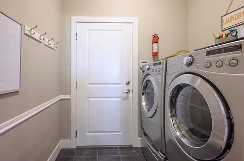 123-2920 Valleyview Drive, Kamloops, BC - Indoor Photo Showing Laundry Room