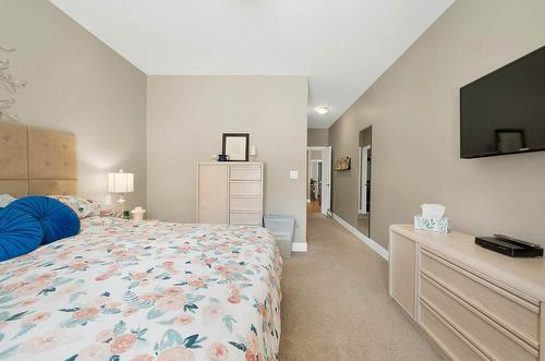 123-2920 Valleyview Drive, Kamloops, BC - Indoor Photo Showing Bedroom