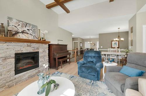 123-2920 Valleyview Drive, Kamloops, BC - Indoor Photo Showing Living Room With Fireplace