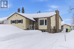 22 Taskar DR  Sault Ste. Marie, ON P6H 6N5