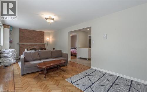 3 Pottery Crescent, Brampton, ON - Indoor Photo Showing Living Room