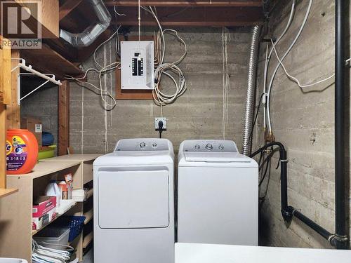 408 49 Avenue E, Claresholm, AB - Indoor Photo Showing Laundry Room