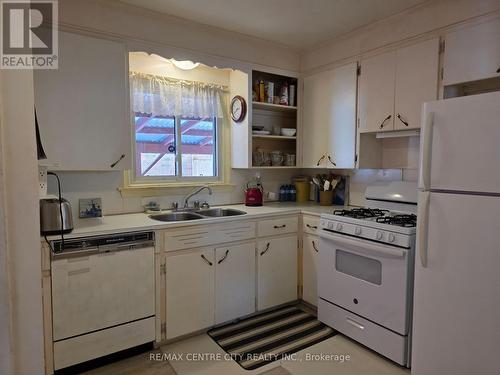 Kitchen - 193 Arlington Crescent, London South (South J), ON - Indoor Photo Showing Kitchen With Double Sink