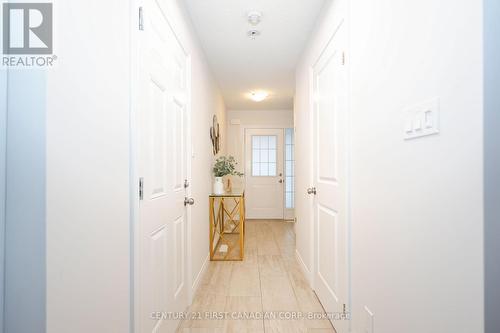 Hallway - 9 - 2040 Shore Road, London South (South A), ON - Indoor Photo Showing Other Room