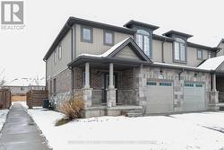 End unit with NO Condo Fees. - 