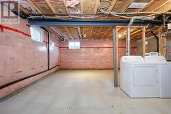 Lower level with huge Windows - 