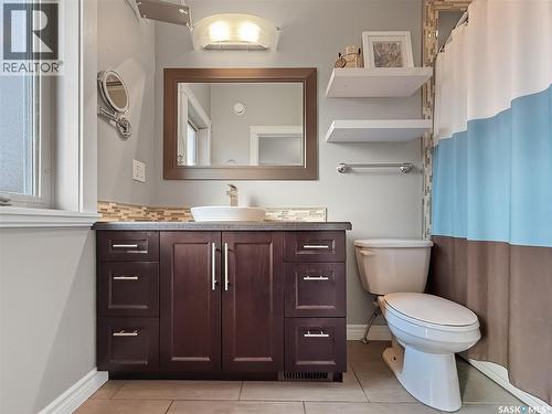860 Colonel Otter Drive, Swift Current, SK - Indoor Photo Showing Bathroom
