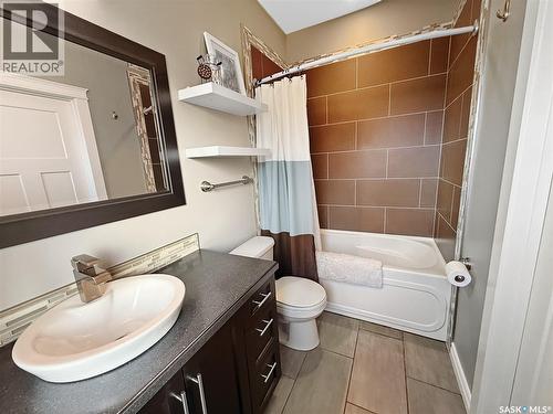 860 Colonel Otter Drive, Swift Current, SK - Indoor Photo Showing Bathroom