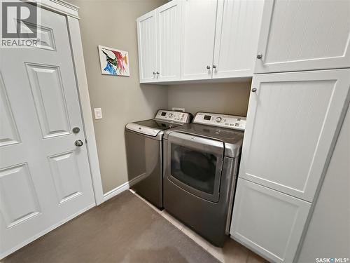 860 Colonel Otter Drive, Swift Current, SK - Indoor Photo Showing Laundry Room